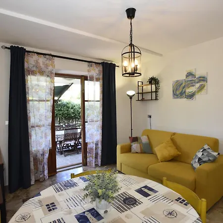 Apartamento Oleandro - Giardini, Terrazze, Clima E Posti Auto