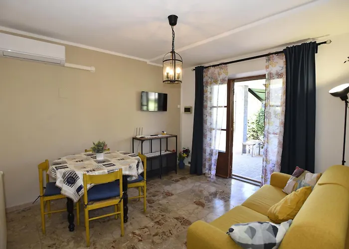 Oleandro - Giardini, Terrazze, Clima E Posti Auto Lejlighed *